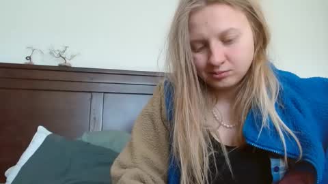 Snapshot of scartit chatting on 02-03-25, 05:35 ScarTit Bernhard online show from 02-03-25, 05:35