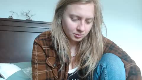 Snapshot of scartit chatting on 02-07-25, 04:35 ScarTit Bernhard online show from 02-07-25, 04:35