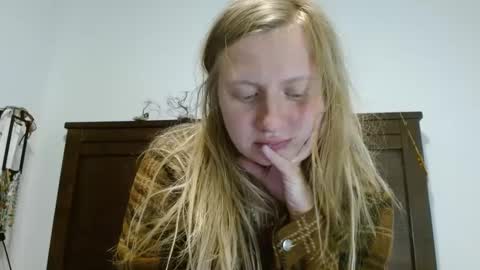 Snapshot of scartit chatting on 02-12-25, 03:51 ScarTit Bernhard online show from 02-12-25, 03:51
