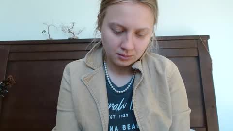 Snapshot of scartit chatting on 02-22-25, 05:02 ScarTit Bernhard online show from 02-22-25, 05:02