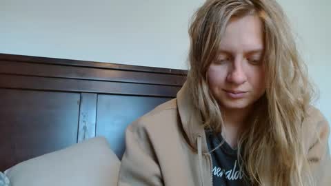 Snapshot of scartit chatting on 03-02-25, 12:42 ScarTit Bernhard online show from 03-02-25, 12:42