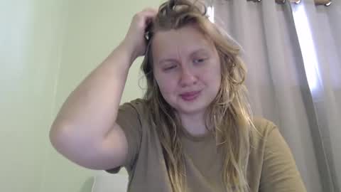 Snapshot of scartit chatting on 09-10-25, 09:04 ScarTit Bernhard online show from 09-10-25, 09:04