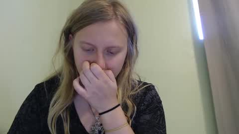 Snapshot of scartit chatting on 09-19-25, 09:04 ScarTit Bernhard online show from 09-19-25, 09:04