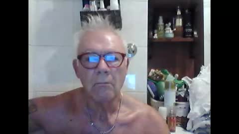 Snapshot of schizzodoro chatting on 09-15-25, 04:12 schizzodoro online show from 09-15-25, 04:12