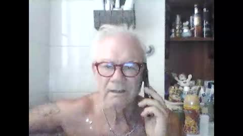 Snapshot of schizzodoro chatting on 09-21-25, 02:40 schizzodoro online show from 09-21-25, 02:40