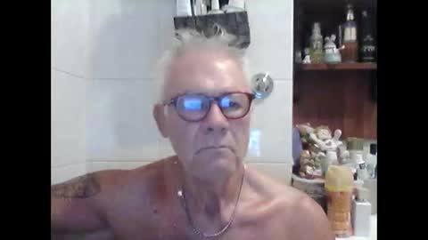 Snapshot of schizzodoro chatting on 09-22-25, 03:19 schizzodoro online show from 09-22-25, 03:19