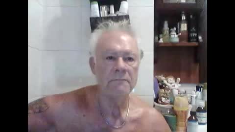 Snapshot of schizzodoro chatting on 09-23-25, 03:31 schizzodoro online show from 09-23-25, 03:31