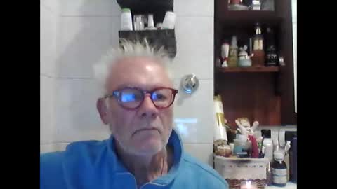 Snapshot of schizzodoro chatting on 10-04-25, 04:21 schizzodoro online show from 10-04-25, 04:21