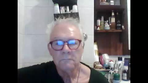 Snapshot of schizzodoro chatting on 10-14-25, 03:29 schizzodoro online show from 10-14-25, 03:29