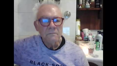 Snapshot of schizzodoro chatting on 10-17-25, 02:59 schizzodoro online show from 10-17-25, 02:59