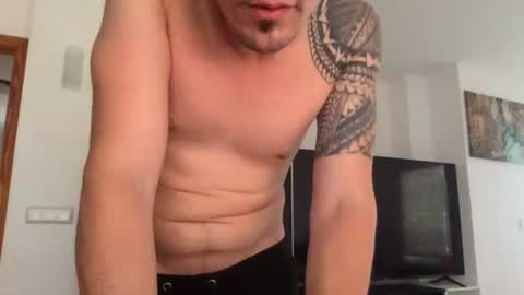 Snapshot of schlankr chatting on 06-14-26, 10:28 Schlankr online show from 06-14-26, 10:28
