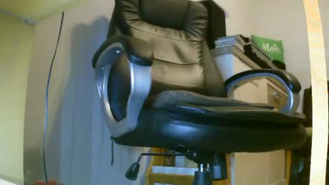 Snapshot of schlueppee chatting on 11-18-25, 06:23 Fritz Schluepper online show from 11-18-25, 06:23