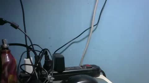 mai latina online show from 04-30-26, 07:42