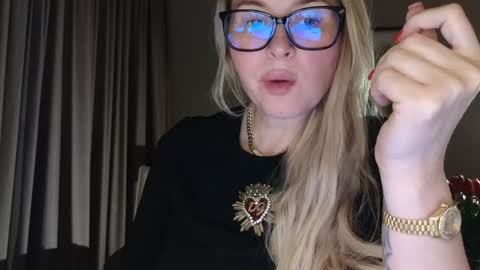 Snapshot of schoolteach chatting on 03-08-26, 07:17 cindy desire online show from 03-08-26, 07:17