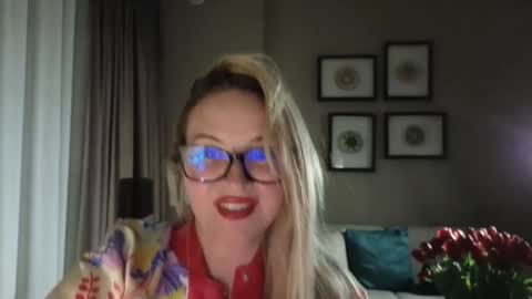 Snapshot of schoolteach chatting on 03-09-26, 07:51 cindy desire online show from 03-09-26, 07:51