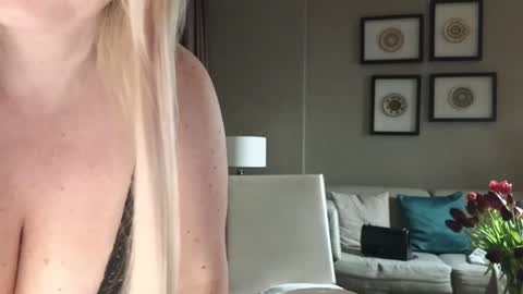 Snapshot of schoolteach chatting on 03-11-26, 07:20 cindy desire online show from 03-11-26, 07:20