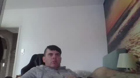 Snapshot of schosch01 chatting on 05-06-26, 06:52 schosch01 online show from 05-06-26, 06:52