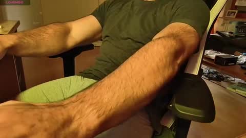 Snapshot of schwarzblau chatting on 09-10-25, 09:09 Tom online show from 09-10-25, 09:09