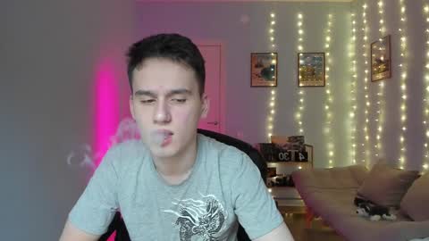 Snapshot of scooby_r chatting on 01-09-25, 05:44 Thomas brunette and Alex blond online show from 01-09-25, 05:44