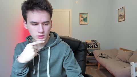 Snapshot of scooby_r chatting on 02-03-25, 05:40 Thomas brunette and Alex blond online show from 02-03-25, 05:40