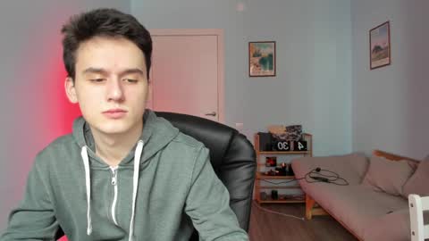 Snapshot of scooby_r chatting on 02-03-25, 09:19 Thomas brunette and Alex blond online show from 02-03-25, 09:19