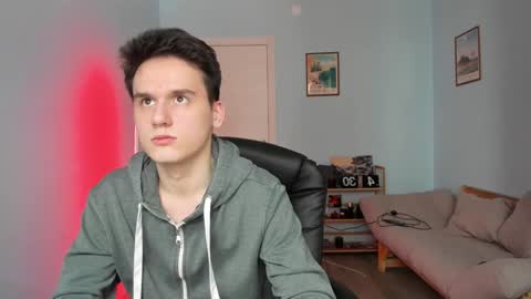 Snapshot of scooby_r chatting on 02-03-25, 12:25 Thomas brunette and Alex blond online show from 02-03-25, 12:25