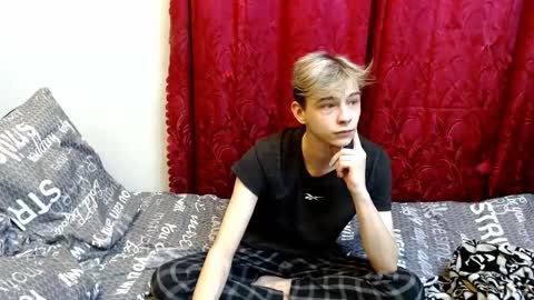 Snapshot of scorpion_250 chatting on 10-30-25, 01:40 Scorpion 250 online show from 10-30-25, 01:40