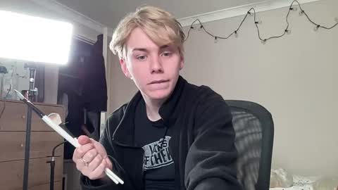 danny online show from 09-22-25, 01:18