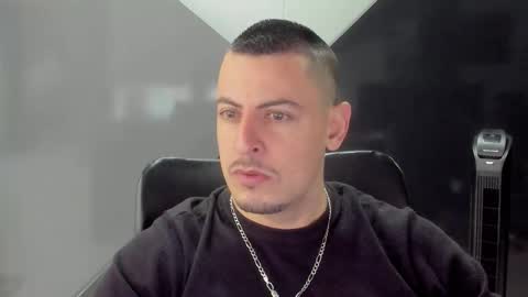 Snapshot of scotty_music chatting on 02-09-26, 12:53 Ricardo online show from 02-09-26, 12:53