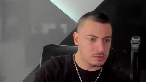 Snapshot of scotty_music chatting on 02-10-26, 01:26 Ricardo online show from 02-10-26, 01:26