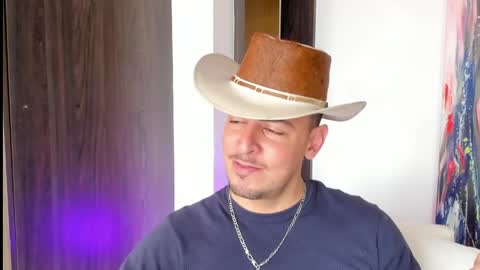 Snapshot of scotty_music chatting on 03-06-26, 04:25 Ricardo online show from 03-06-26, 04:25