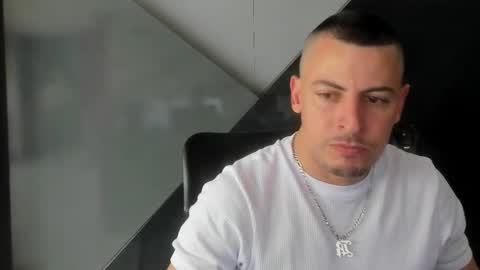 Snapshot of scotty_music chatting on 03-17-26, 07:17 Ricardo online show from 03-17-26, 07:17