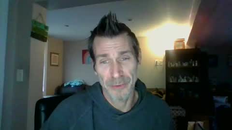 Snapshot of scroach11 chatting on 01-10-25, 02:23 GettOffMyLawn online show from 01-10-25, 02:23