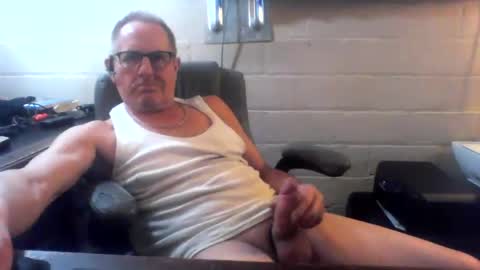 eating pussy  sucking dick online show from 04-14-26, 07:03
