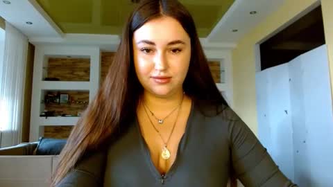 Elizabeth  online show from 10-06-25, 06:44