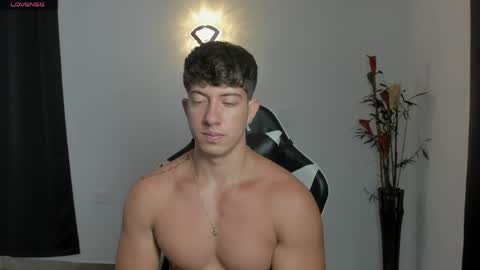Snapshot of sean_brownx chatting on 06-03-26, 02:33 Sean online show from 06-03-26, 02:33