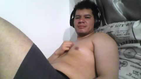 Snapshot of seb5759 chatting on 05-20-26, 05:35 seb5759 online show from 05-20-26, 05:35