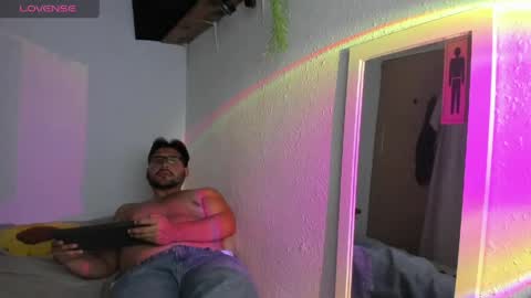 Snapshot of sebas9608 chatting on 05-19-26, 06:14 Sebastian Bn online show from 05-19-26, 06:14
