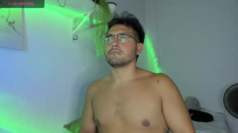 Snapshot of sebas9608 chatting on 07-11-26, 09:12 Sebastian Bn online show from 07-11-26, 09:12