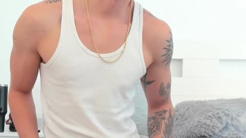 Snapshot of sebas_1122 chatting on 01-24-25, 01:25 SEBASTIAN online show from 01-24-25, 01:25