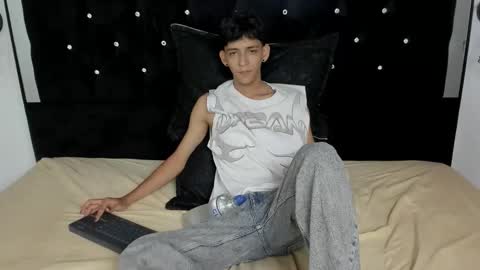 Snapshot of sebas_cat chatting on 03-04-26, 01:33 Sebastian Alvarez online show from 03-04-26, 01:33