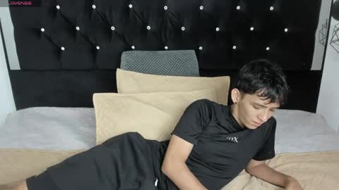 Sebastian Alvarez online show from 05-08-26, 02:17