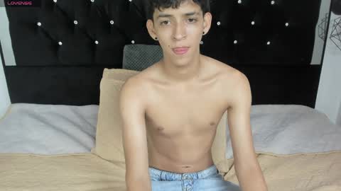 Sebastian Alvarez online show from 05-10-26, 01:44
