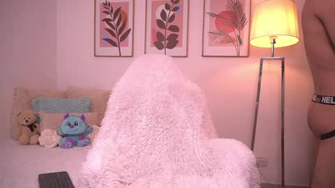 Sebastian Alvarez online show from 06-07-26, 01:37