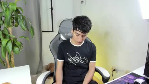 Snapshot of sebas_rosse chatting on 03-10-26, 03:28 sebastian online show from 03-10-26, 03:28