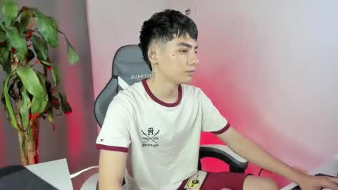 Snapshot of sebas_rosse chatting on 03-26-26, 03:39 sebastian online show from 03-26-26, 03:39
