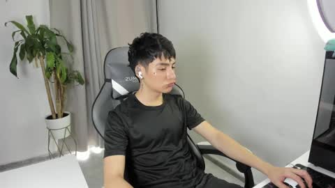 Snapshot of sebas_rosse chatting on 04-12-26, 03:50 sebastian online show from 04-12-26, 03:50