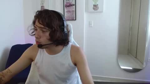 Sebas online show from 02-21-25, 05:09