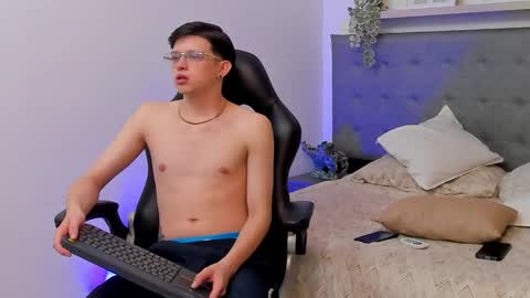 Snapshot of sebastamayo_ chatting on 02-27-26, 09:09 SEBAS online show from 02-27-26, 09:09