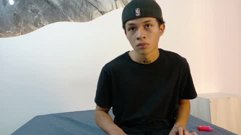 Snapshot of sebastian42_ chatting on 05-25-26, 08:26 sebastian42_ online show from 05-25-26, 08:26